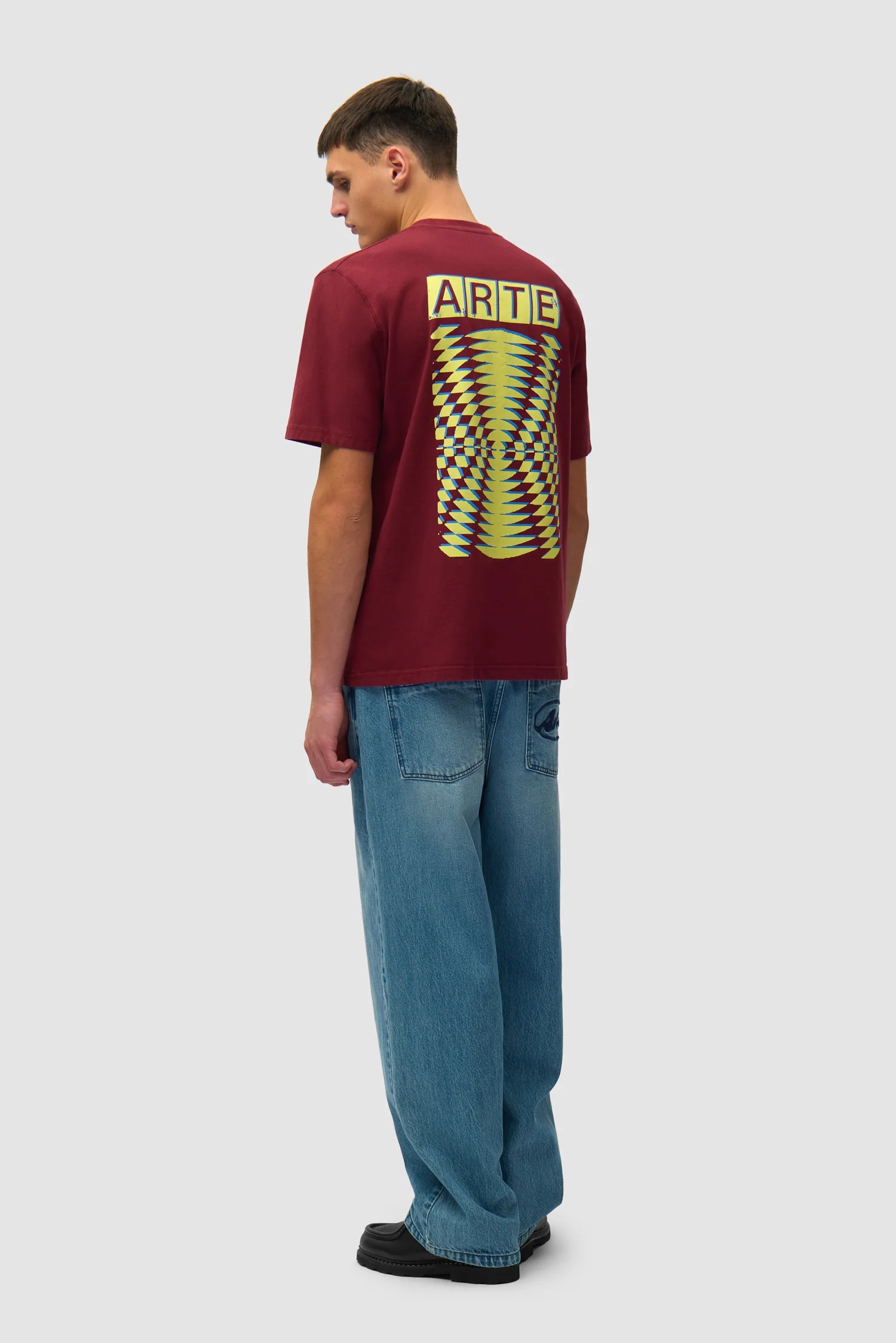Abstract Back Print T-shirt - Bordeaux - Image 4