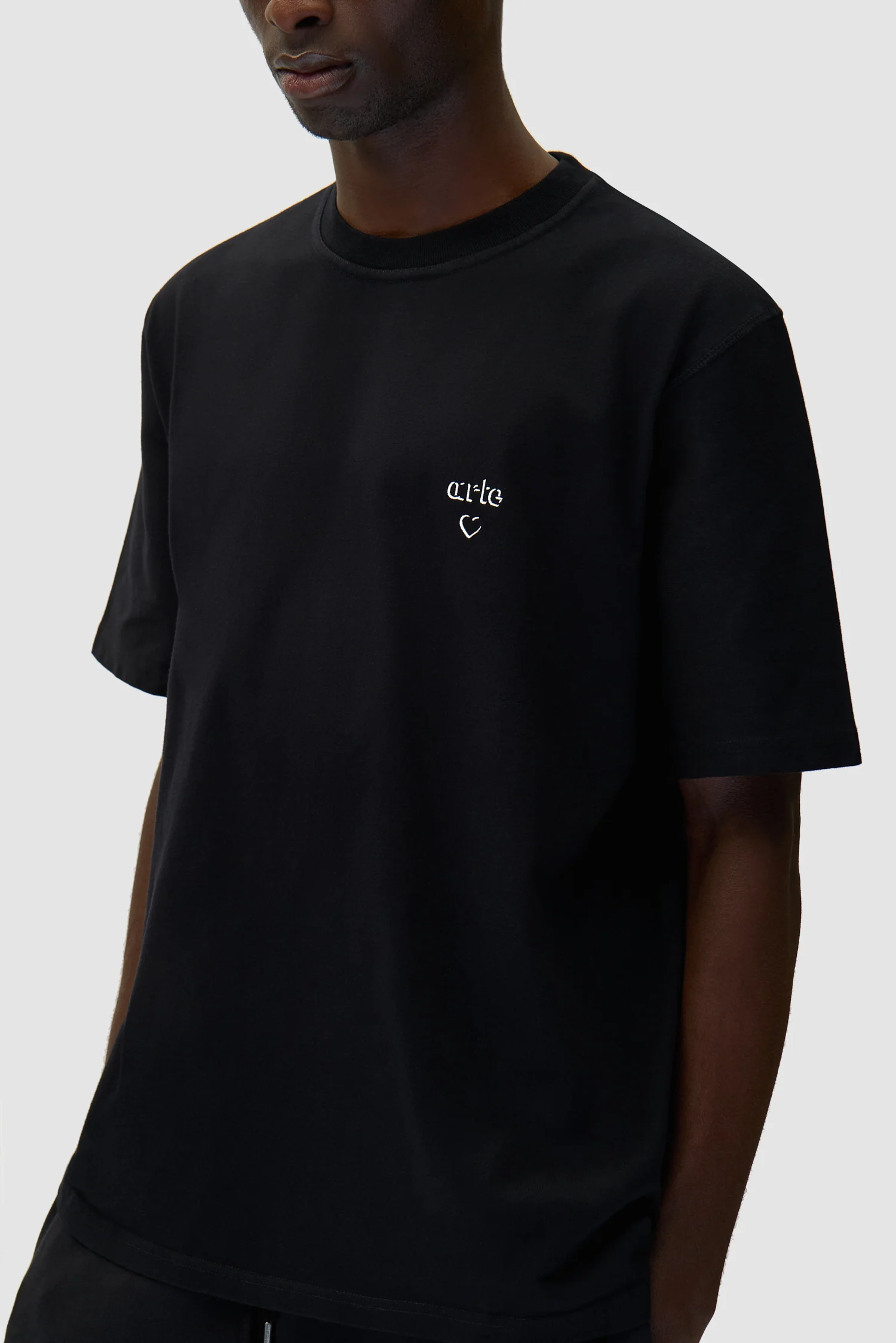 Arte Heart T-shirt - Black - Image 6