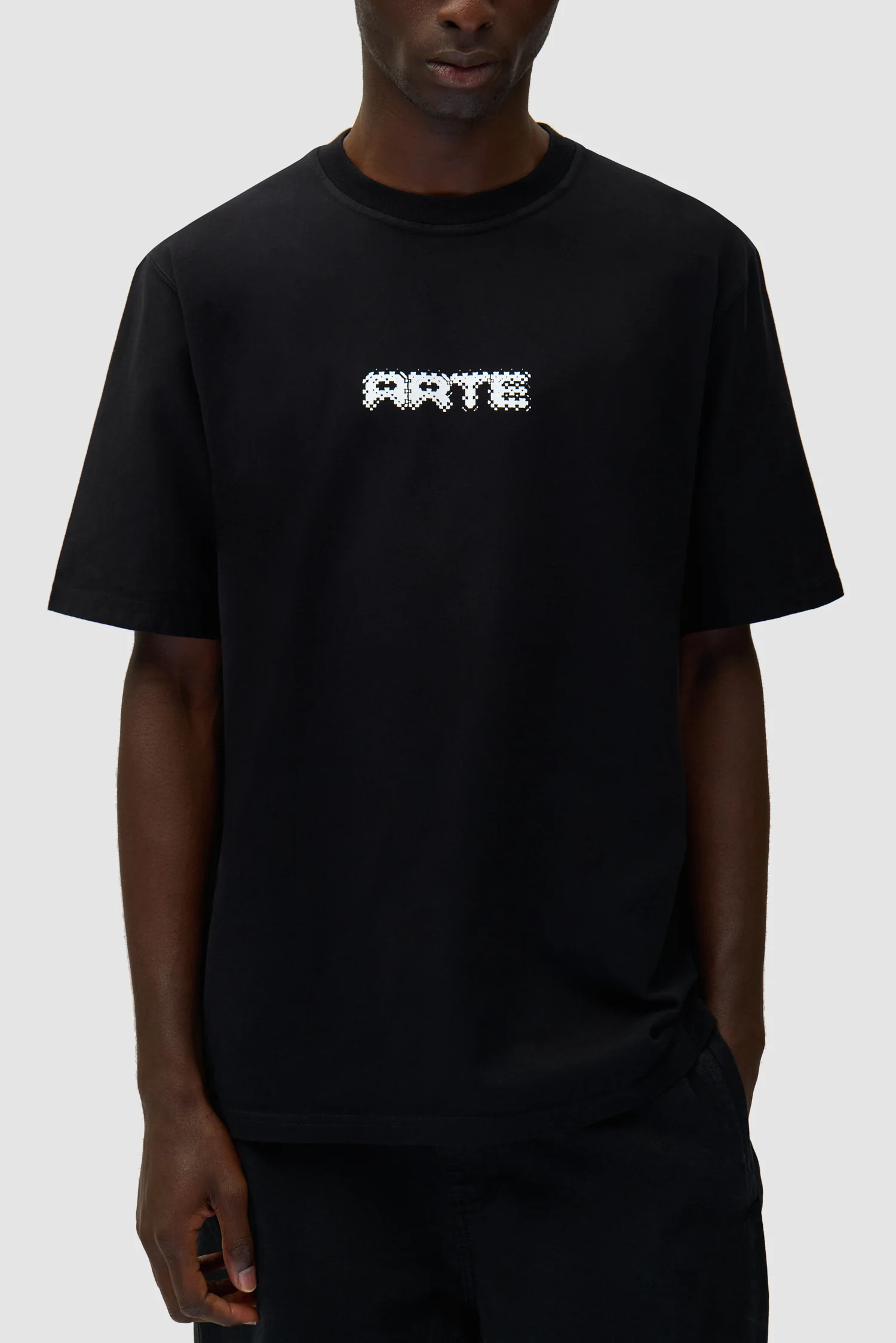 Arte Pixel T-shirt - Black - Image 7