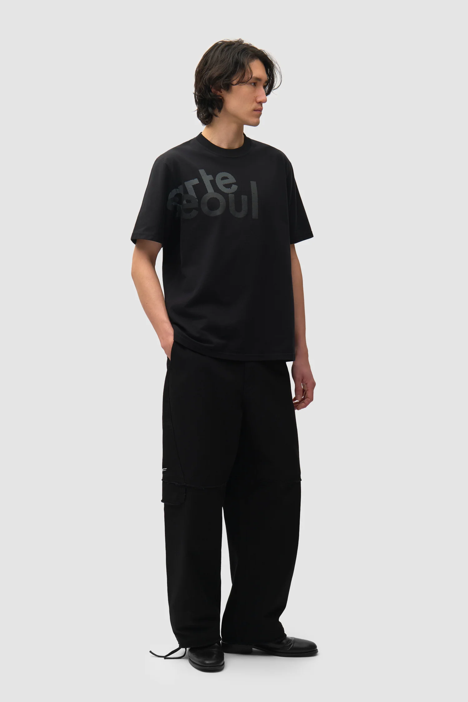 Arte/Seoul T-shirt - Black - Image 5