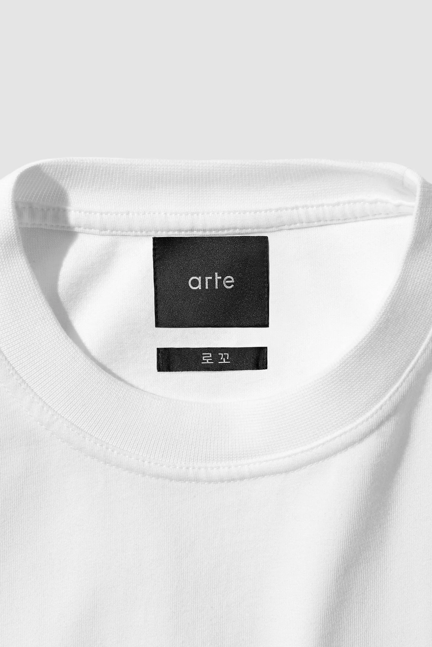 Arte/Seoul T-shirt - White - Image 10