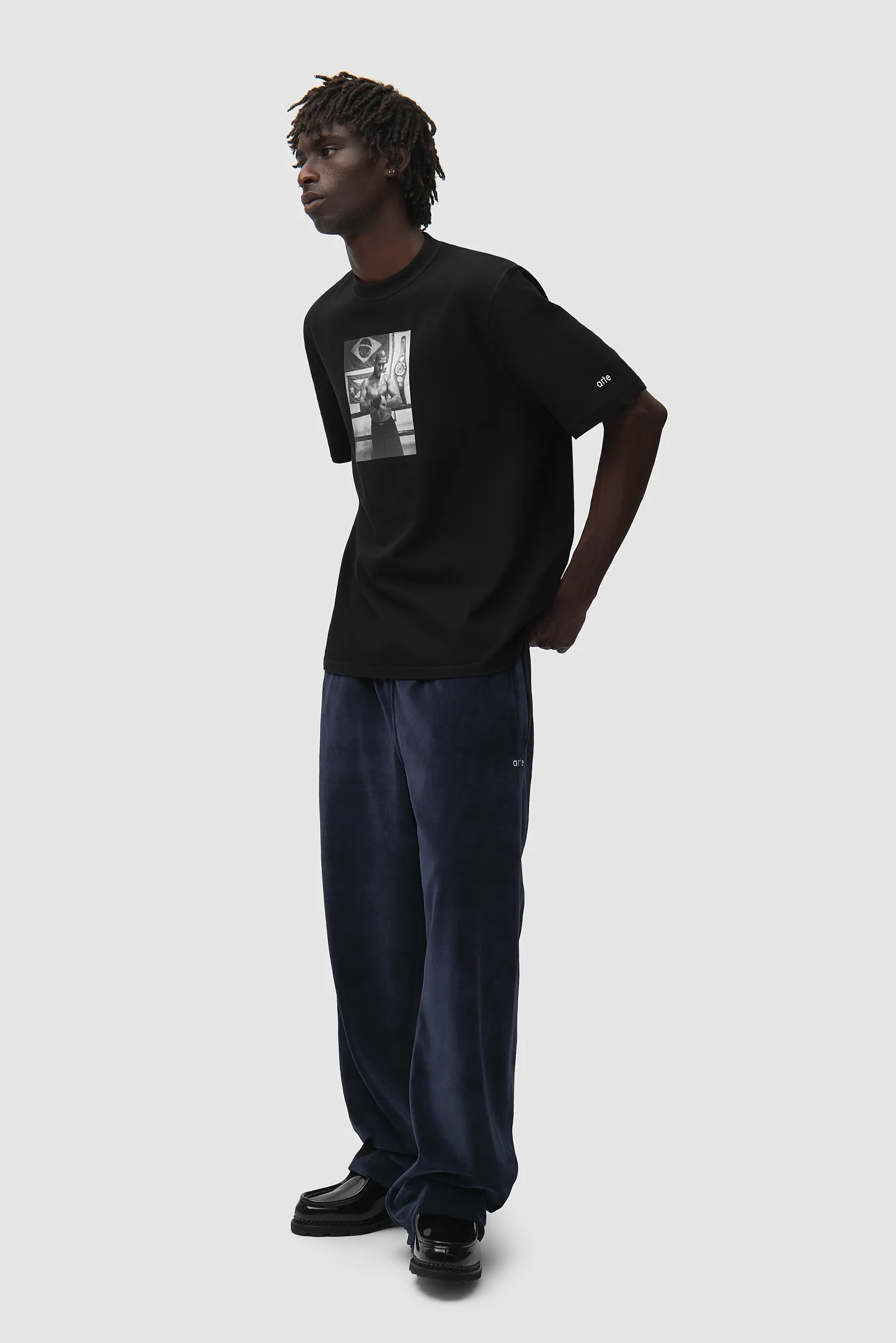Arte x Poatan T-Shirt - Black - Image 4