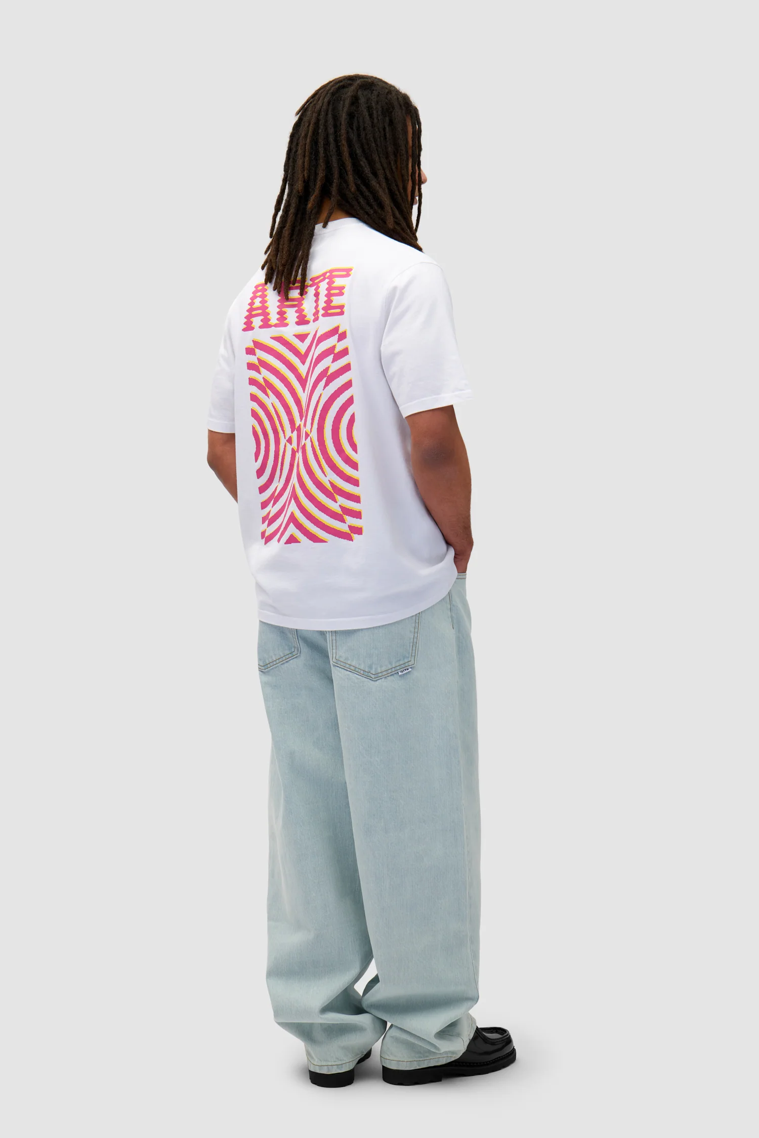 Mural Back Print T-shirt - White - Image 5