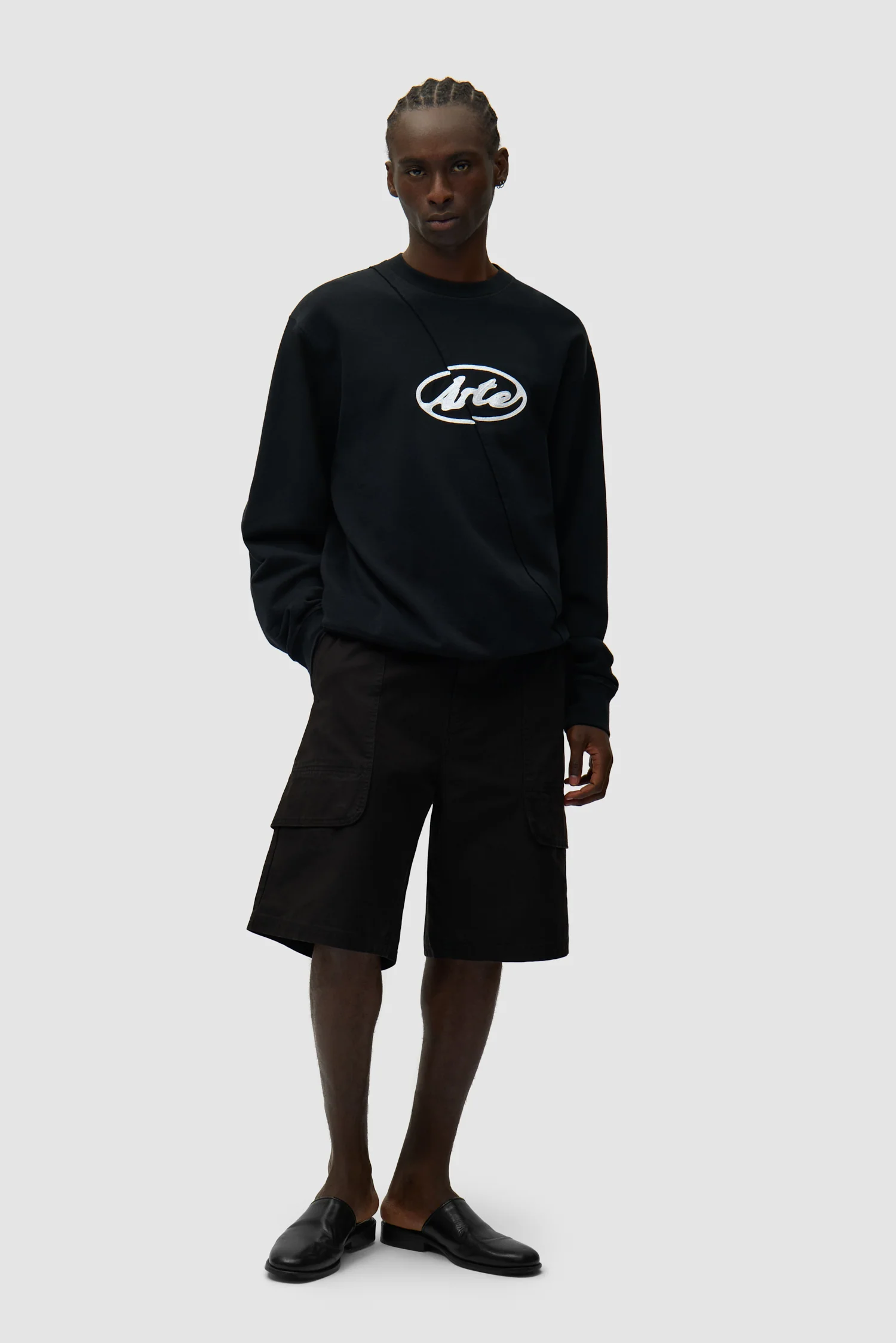 Circle Logo Embroidery Sweater - Black - Image 4