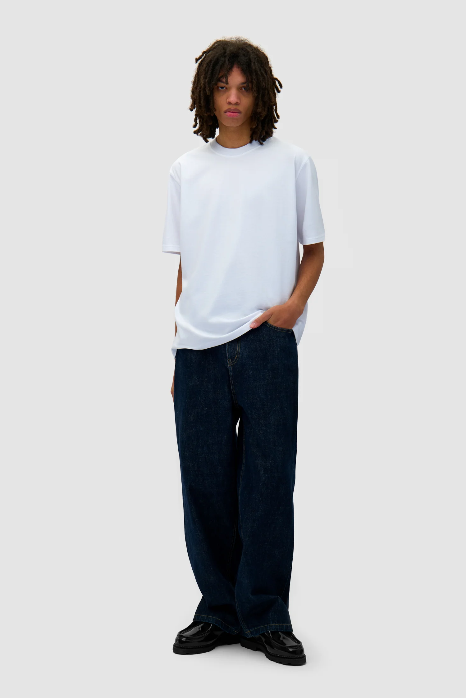 Graphic Arte T-shirt - White - Image 4