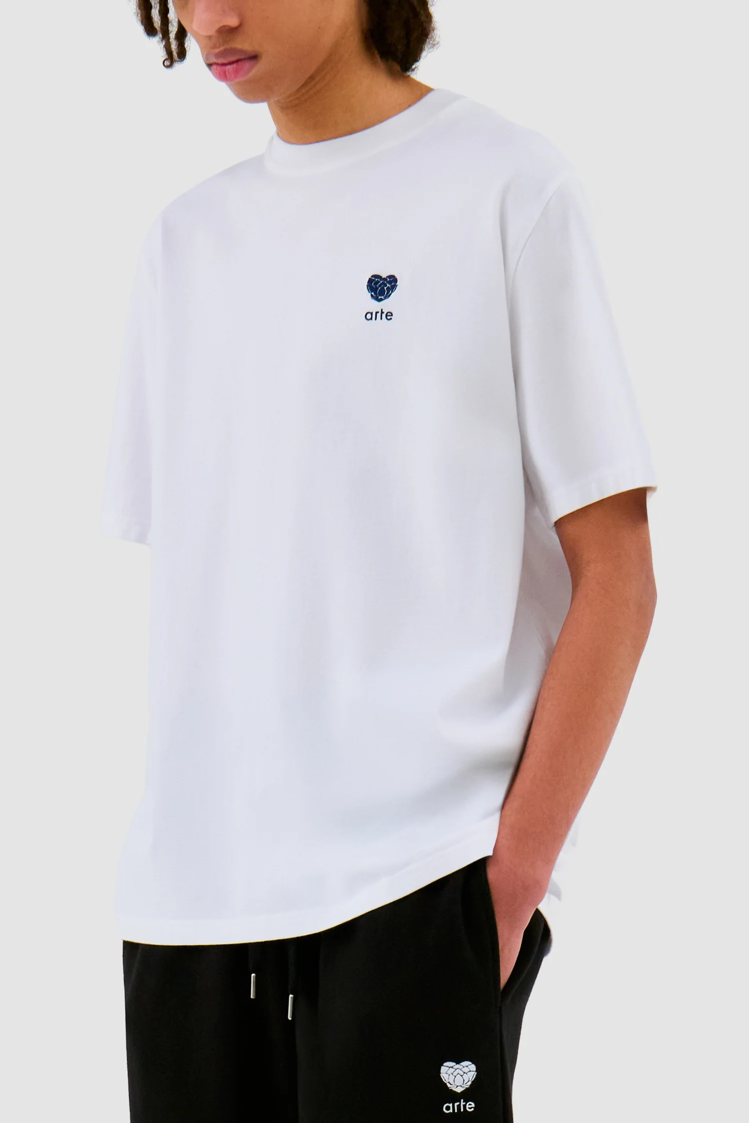 Heart Logo T-shirt - White - Image 7