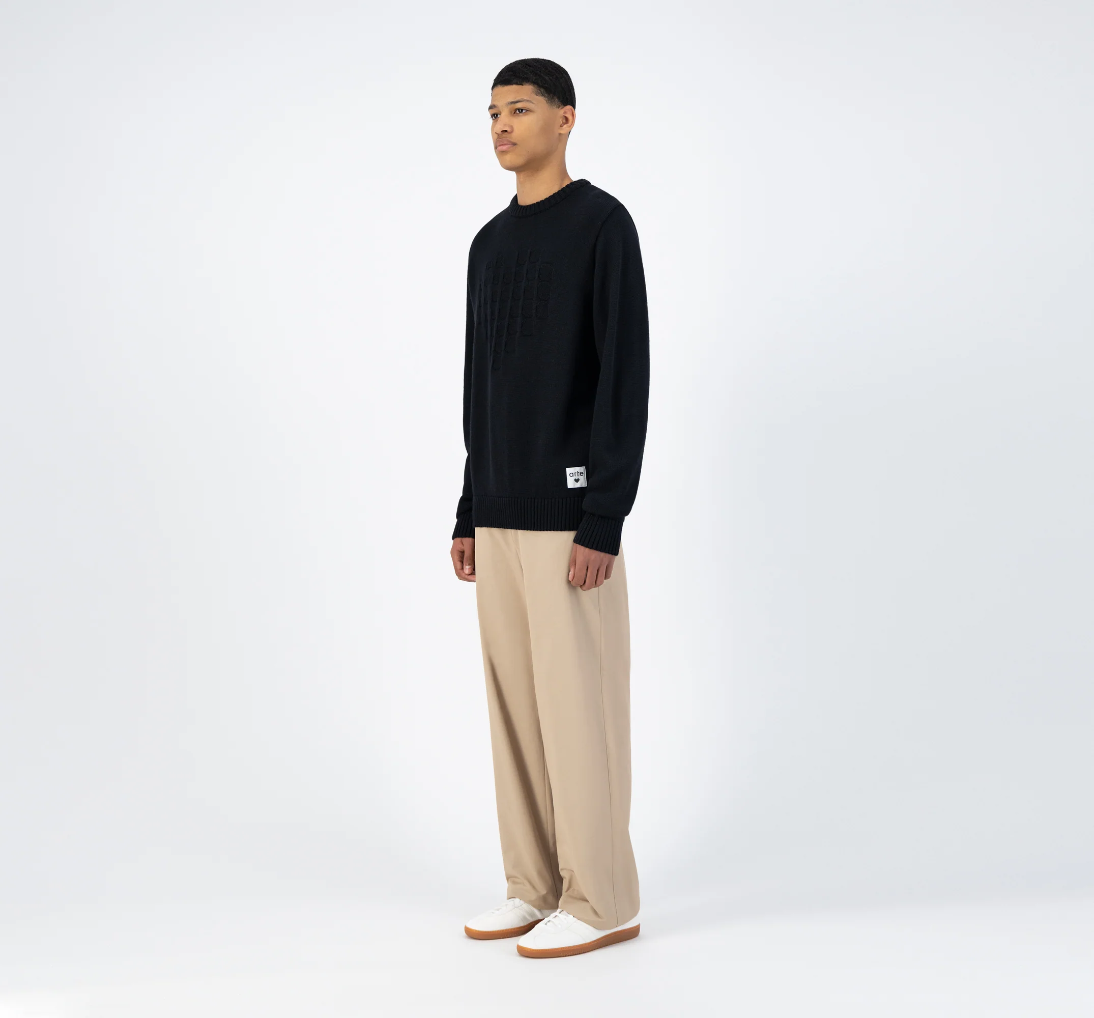 Kewo Heart Knit - Black - Image 4