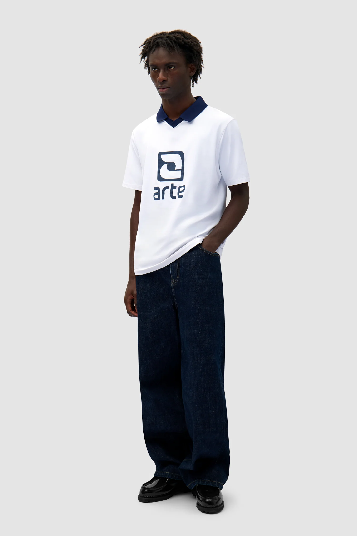 Logo Collar T-shirt - White/Navy - Image 6