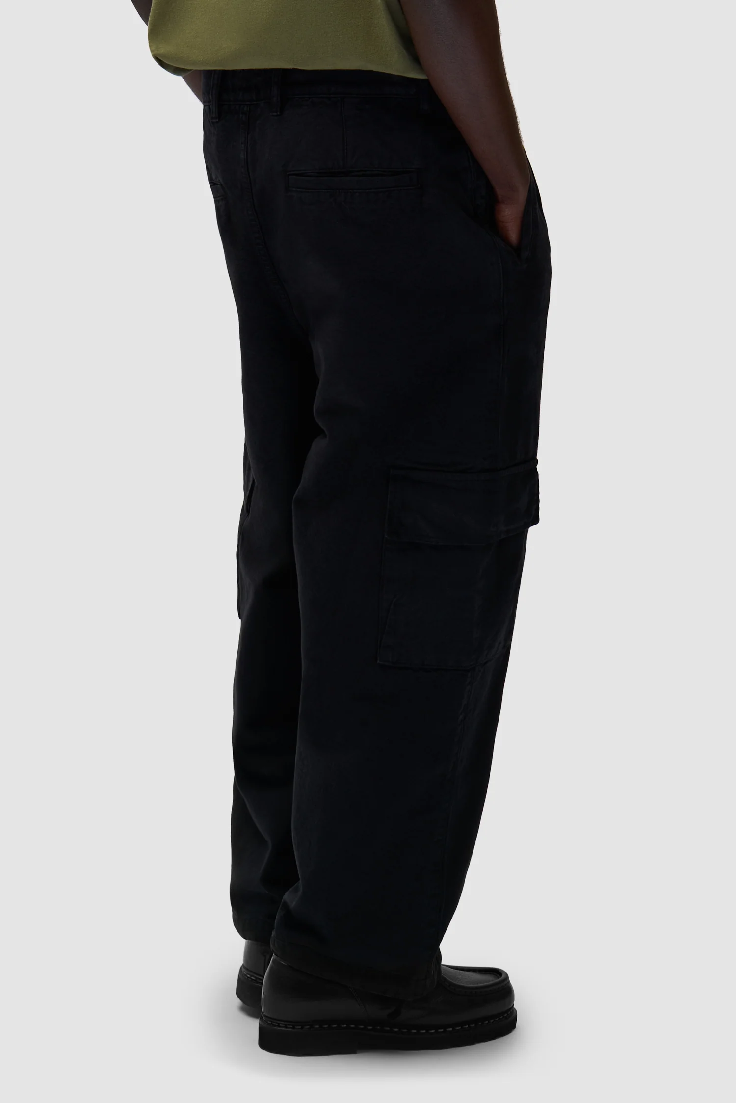 Low Cargo Pants - Black - Image 4