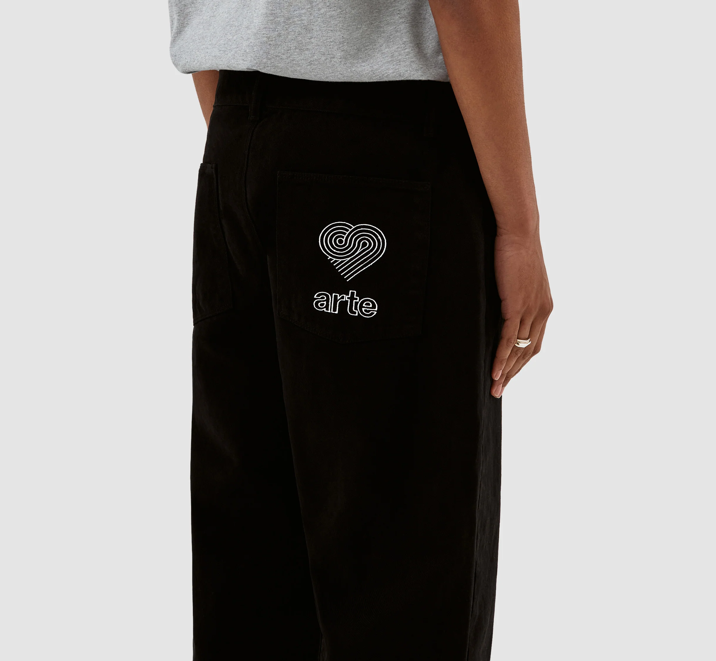 Paul Pocket Logo Pants - Black - Image 4
