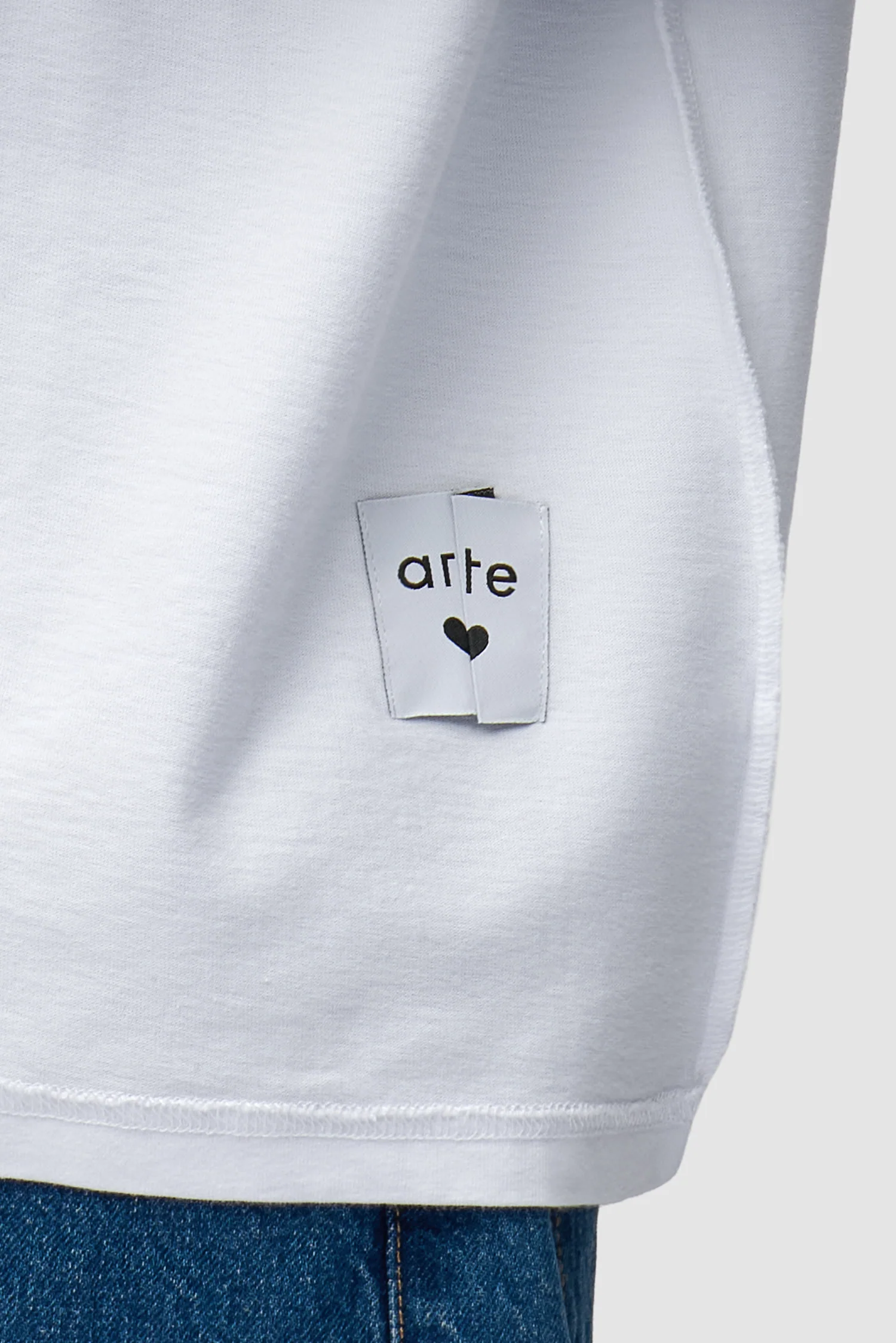 Reversible label T-shirt - White - Image 8