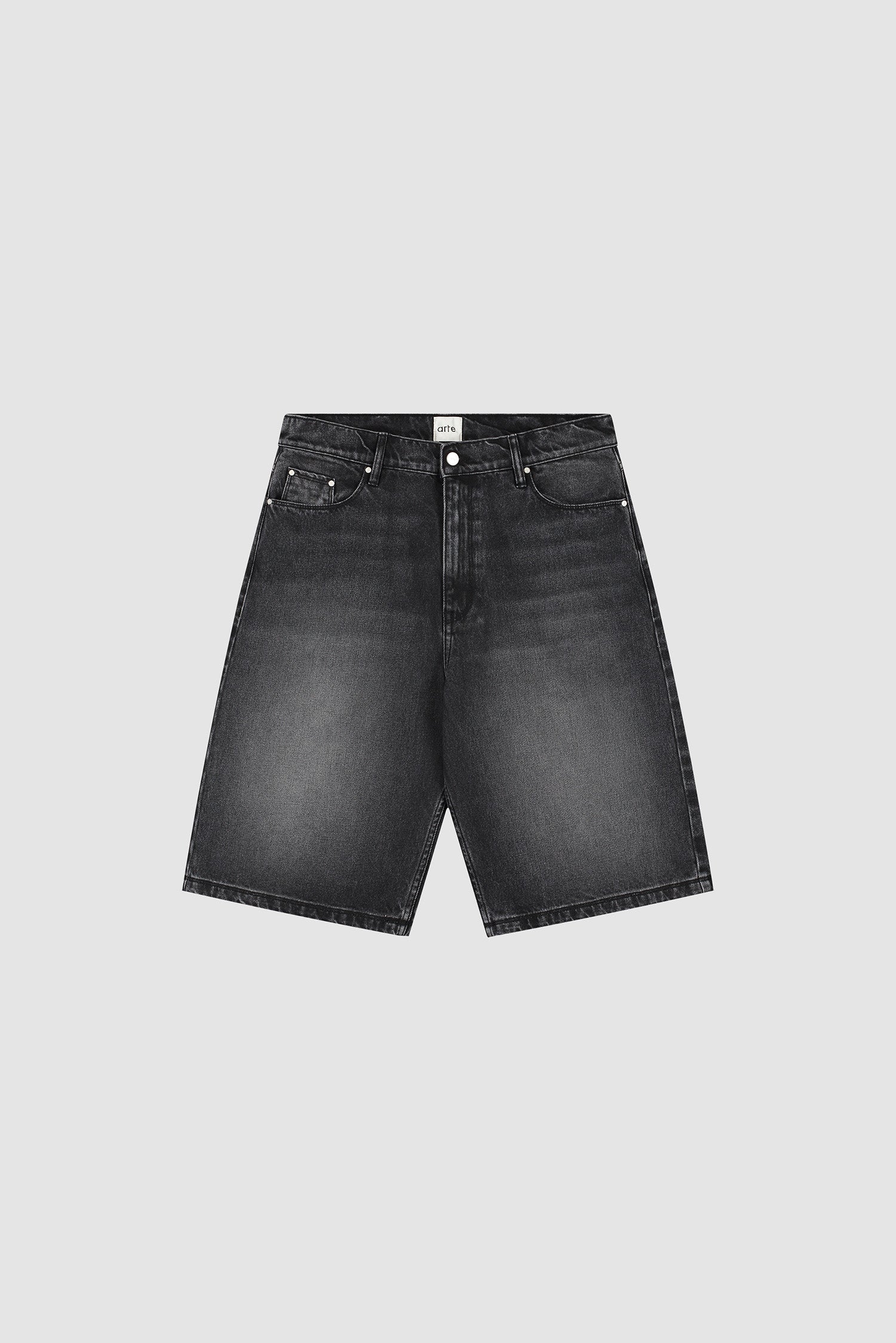 Round pocket Denim Short - Fade Black - Image 10