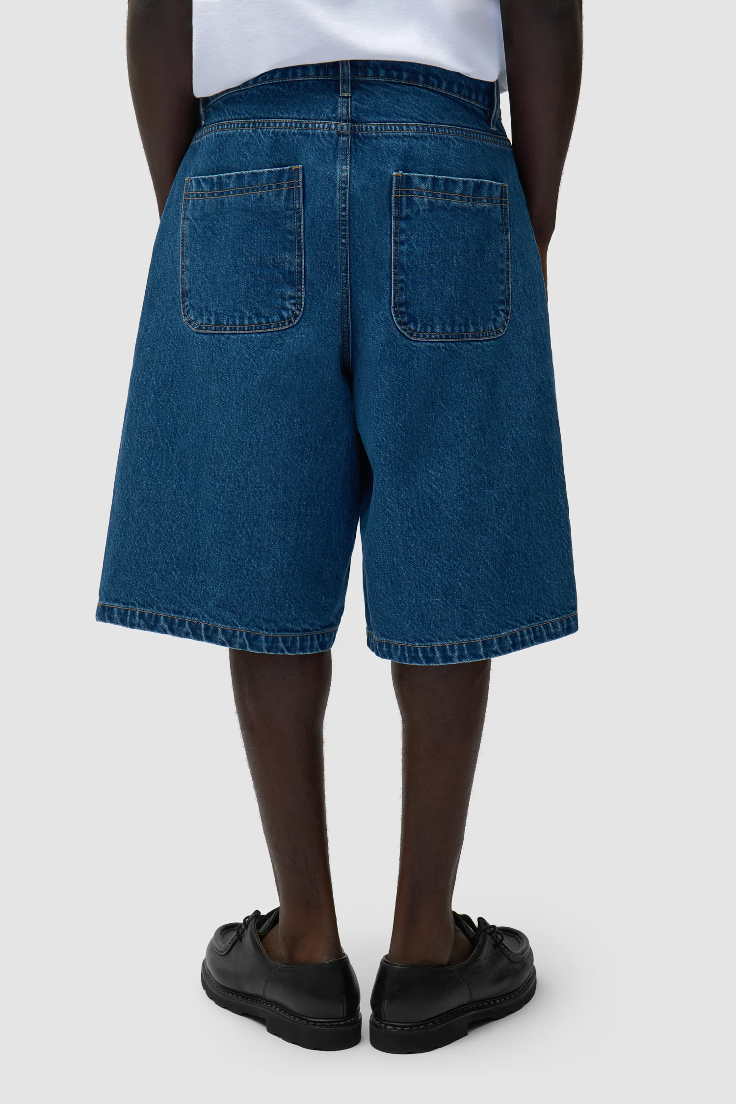 Round pocket Denim Shorts - Raw Denim - Image 3