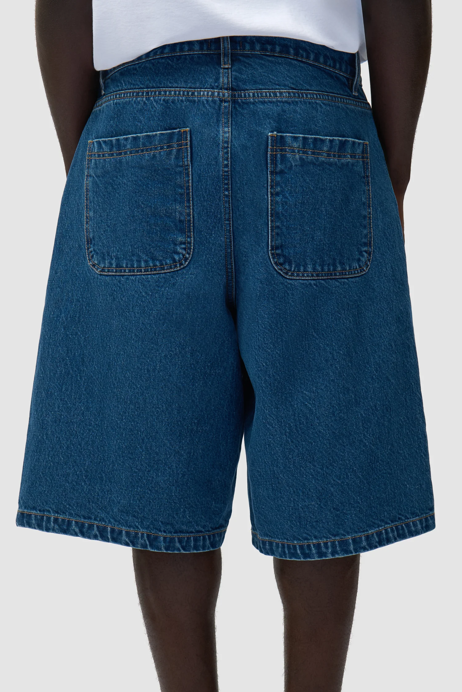 Round pocket Denim Shorts - Raw Denim - Image 7