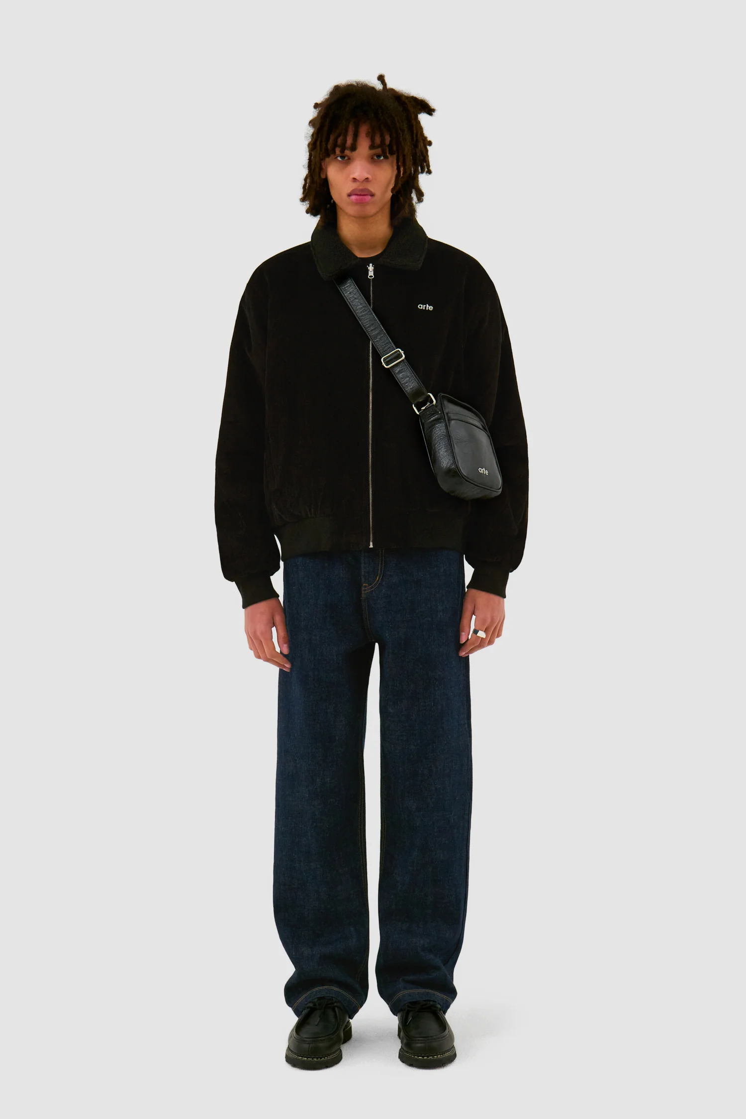 Shiny Crossbody Bag - Black - Image 5