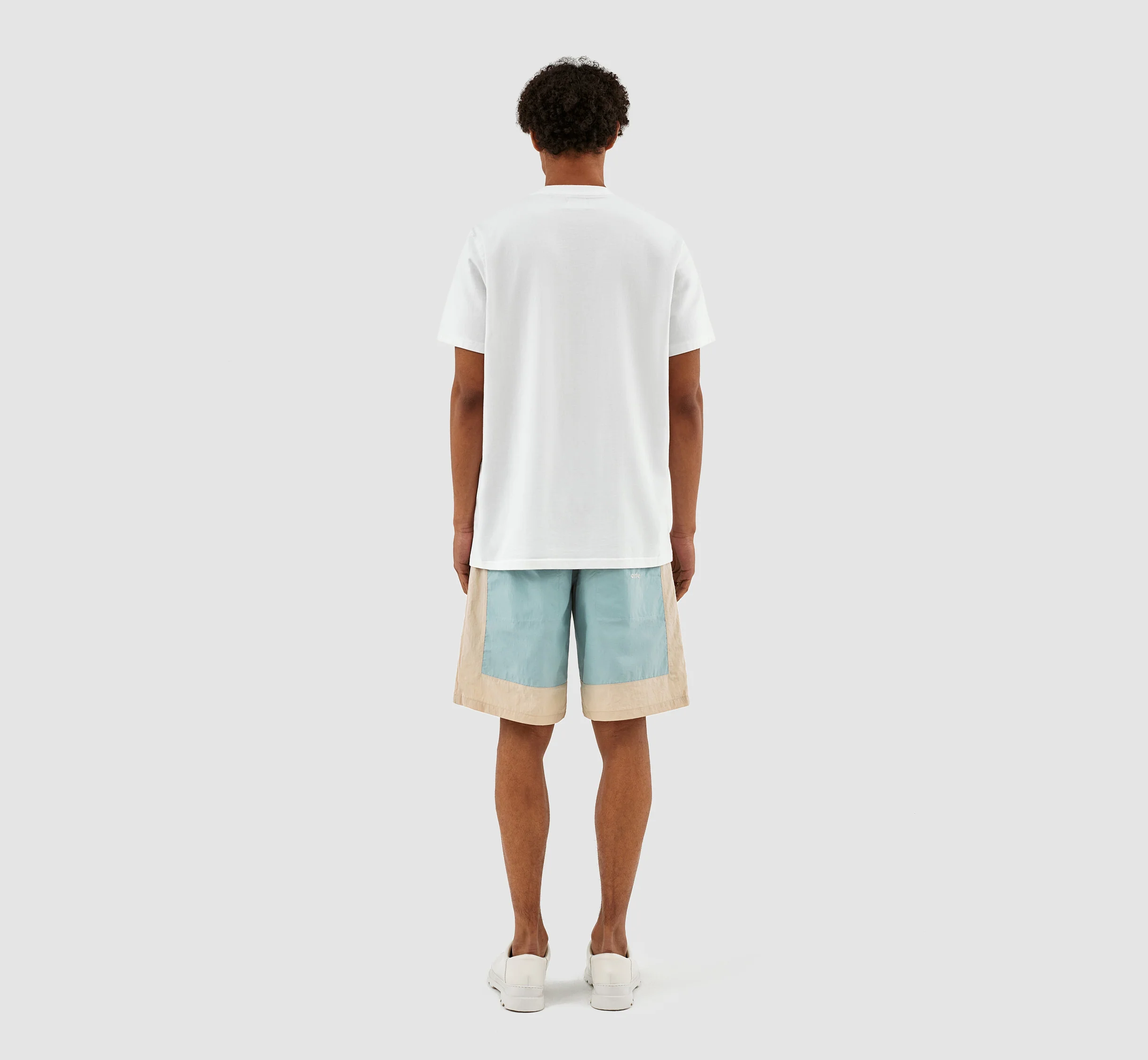 Taut SS23 Logo T-shirt - White - Image 7