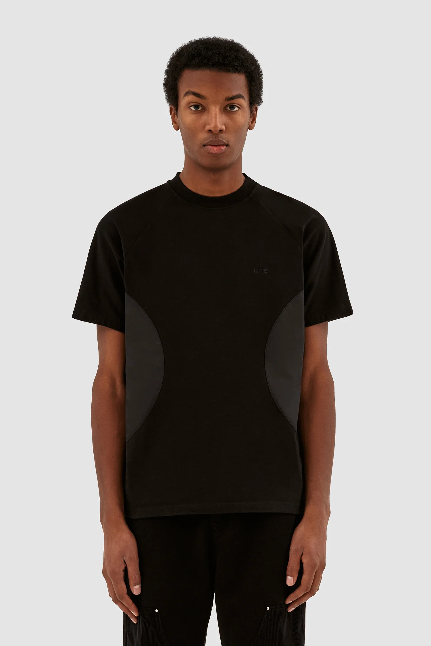 Theo W Cuts T-shirt - Black - Image 2