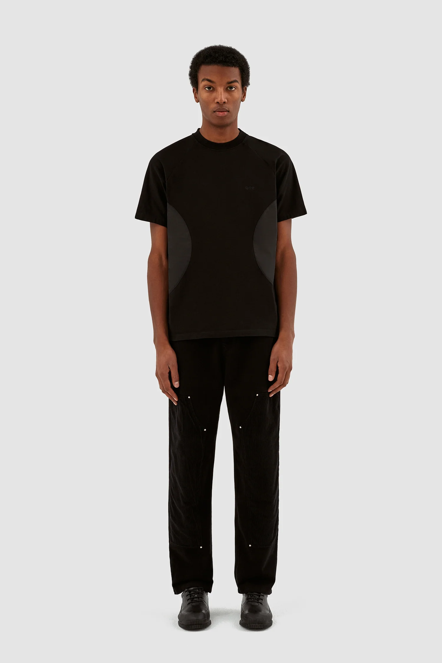 Theo W Cuts T-shirt - Black - Image 4