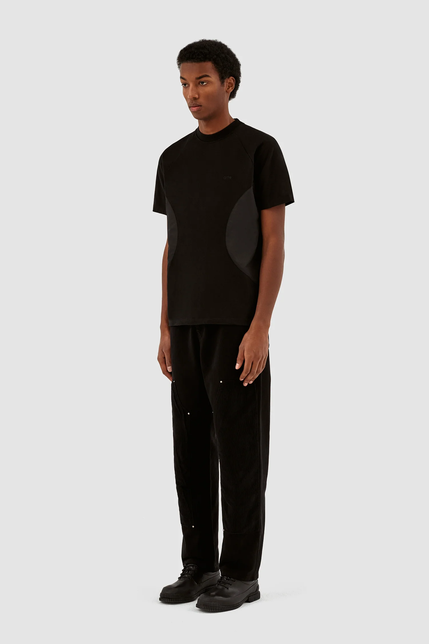 Theo W Cuts T-shirt - Black - Image 5