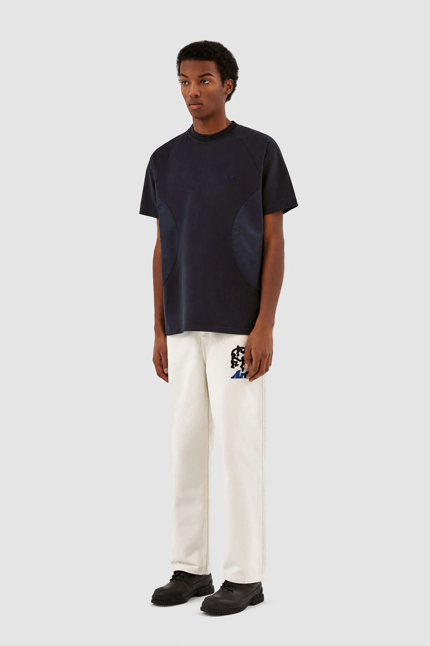 Theo W Cuts T-shirt - Navy - Image 5